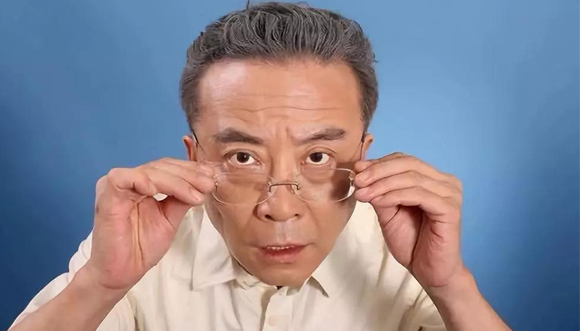 美麗島多焦鏡：傳統老花鏡的弊端，多焦鏡一副就解決了財務(wù)工作者的用眼煩惱
