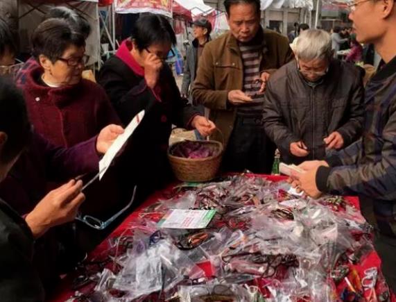 怎么佩戴老花鏡？驗光 品牌 質(zhì)量 保養一個(gè)都不能少