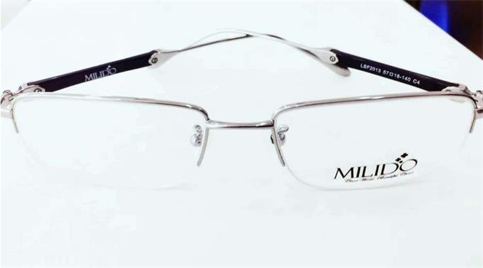 老花鏡怎么配，參照老花鏡度數對照表靠譜嗎?