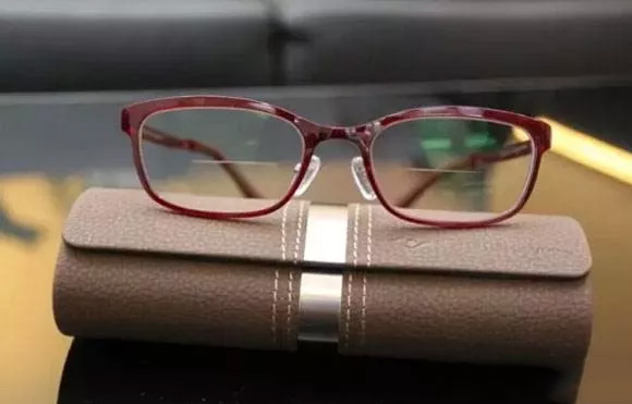 美麗島老花鏡：老年人避免眼疲勞，老花鏡如何選擇？